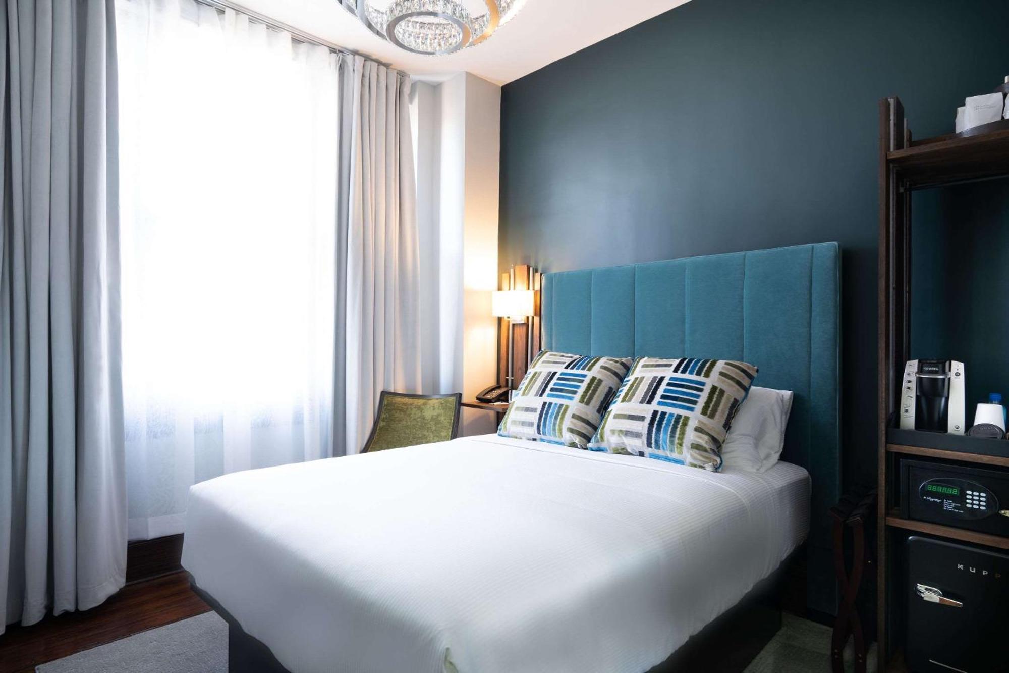 The Esquire Hotel Downtown Gastonia, Ascend Hotel Collection Exterior photo
